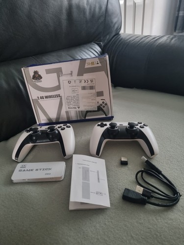 Retro video game console - retro, 4k